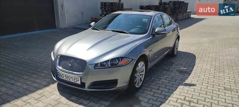 Седан Jaguar XF 2014 в Тернополе