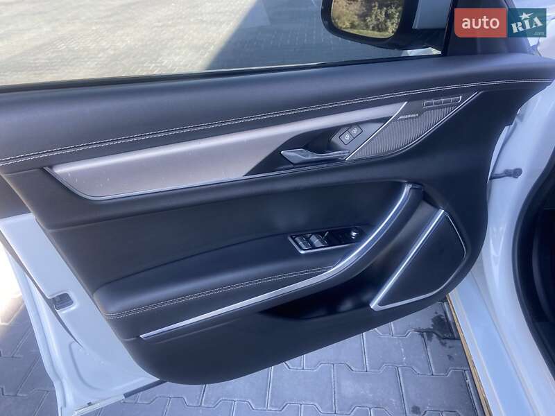 Седан Jaguar XF 2021 в Тернополе