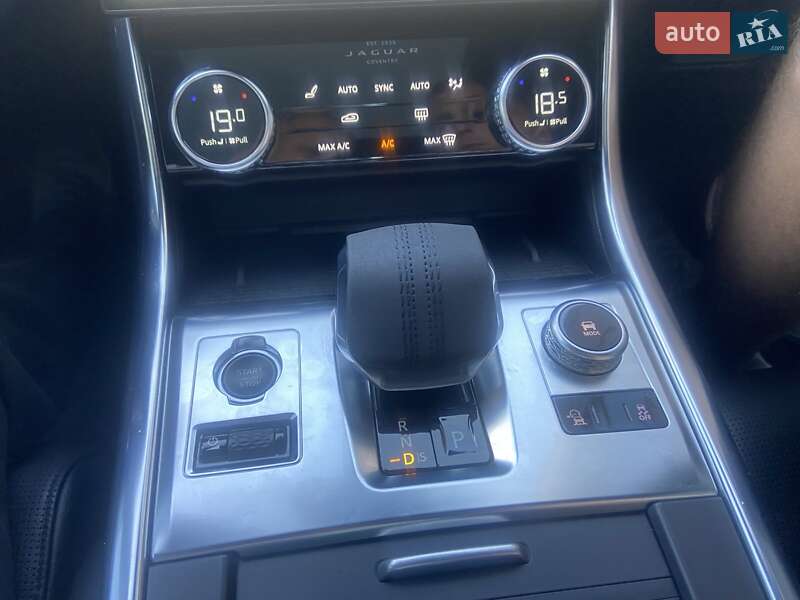 Седан Jaguar XF 2021 в Тернополе