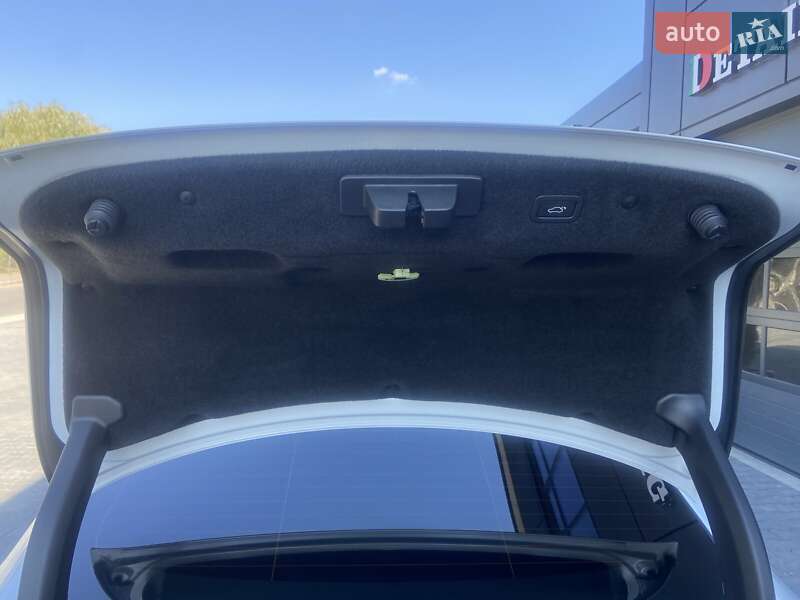 Седан Jaguar XF 2021 в Тернополе