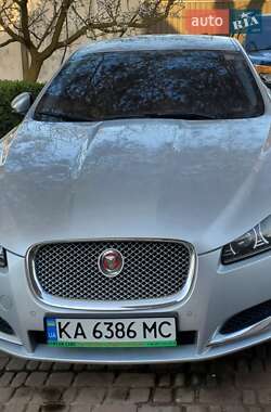 Седан Jaguar XF 2014 в 