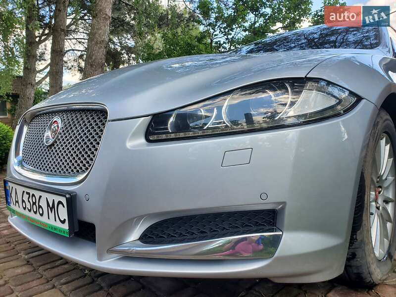 Седан Jaguar XF 2014 в Киеве