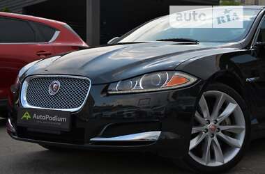 Седан Jaguar XF 2015 в Киеве