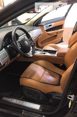 Седан Jaguar XF 2012 в Одесі