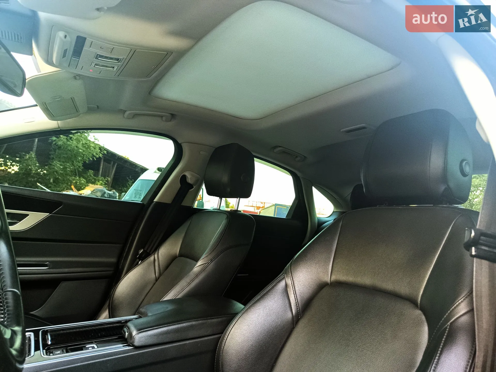 2015 Jaguar XF - мініатюра 36