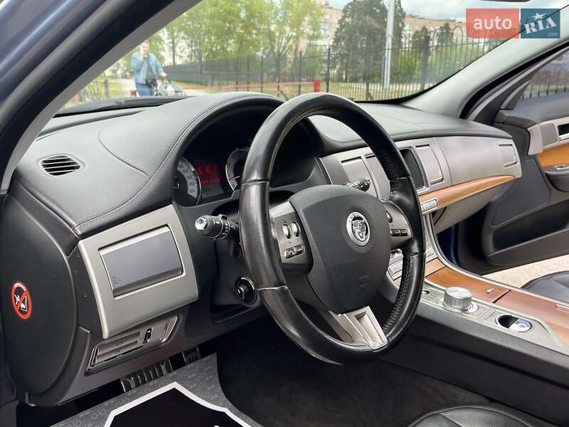 Седан Jaguar XF 2008 в Києві