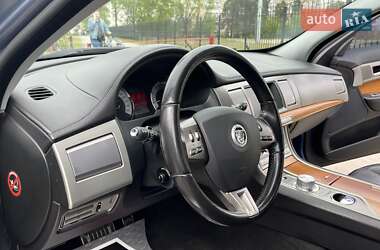 Седан Jaguar XF 2008 в 