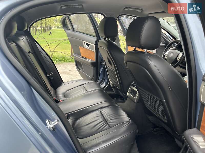 Седан Jaguar XF 2008 в Києві