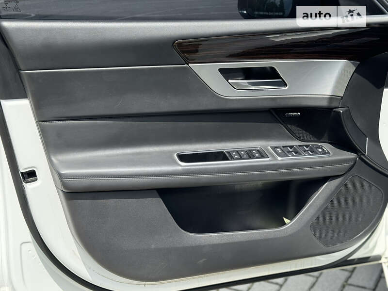 Седан Jaguar XF 2016 в Коломые фото 31 Седан Jaguar XF 2016 в Коломые