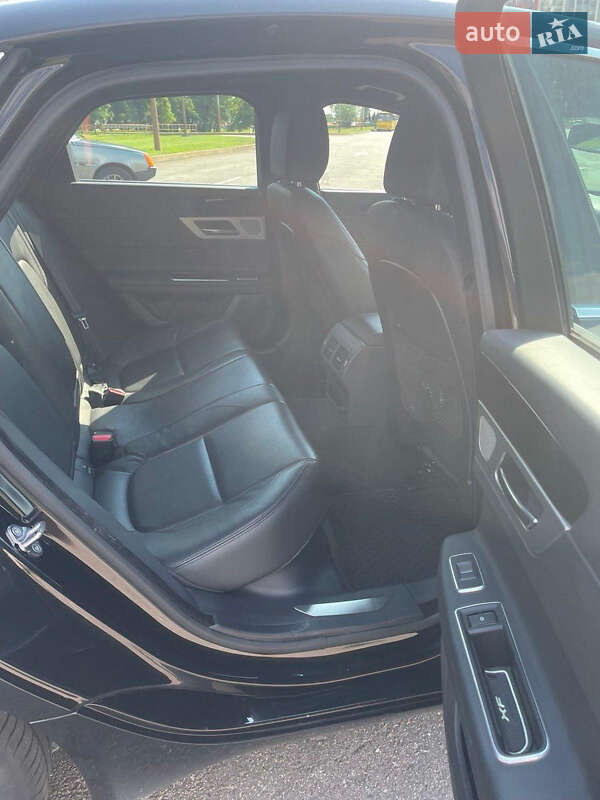 Седан Jaguar XF 2015 в Киеве