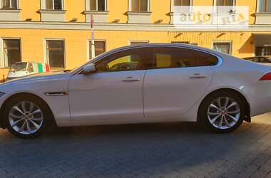 Седан Jaguar XF 2016 в Одесі