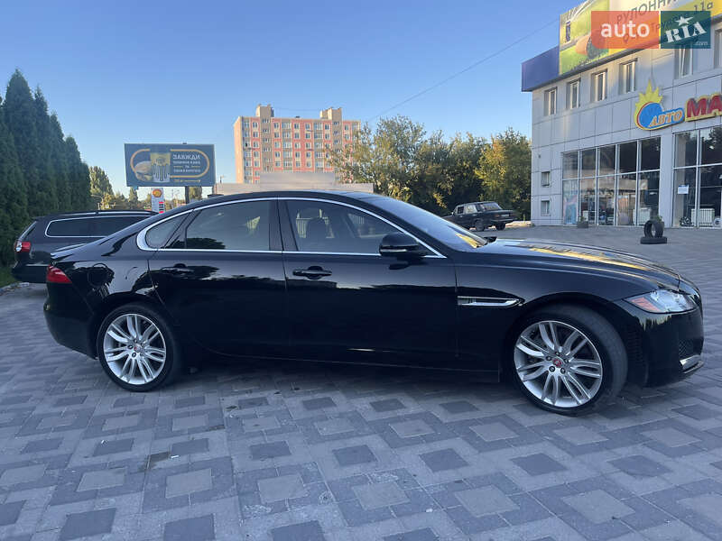 Седан Jaguar XF 2016 в Хмельницком