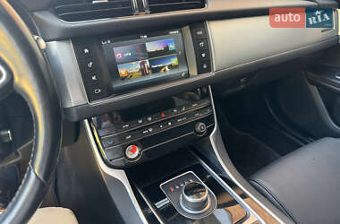 Седан Jaguar XF 2016 в Полтаве