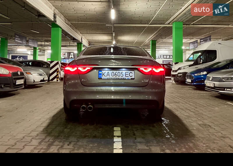 Седан Jaguar XF 2016 в Киеве