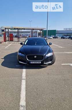 Седан Jaguar XF 2016 в Києві