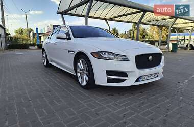 Седан Jaguar XF 2016 в 