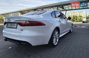 Седан Jaguar XF 2016 в 