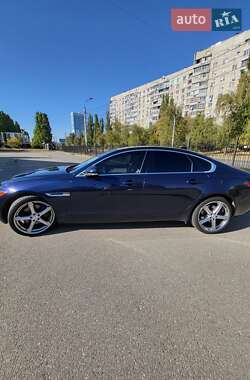 Седан Jaguar XF 2015 в Киеве