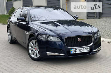 Седан Jaguar XF 2016 в Львові