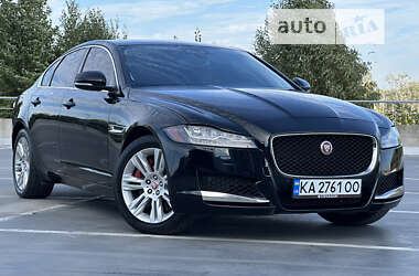 Седан Jaguar XF 2016 в Киеве