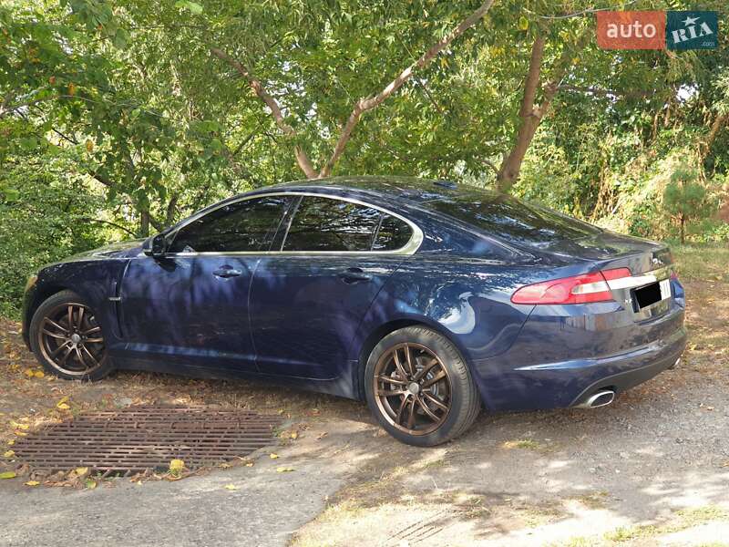 Седан Jaguar XF 2010 в Фастове