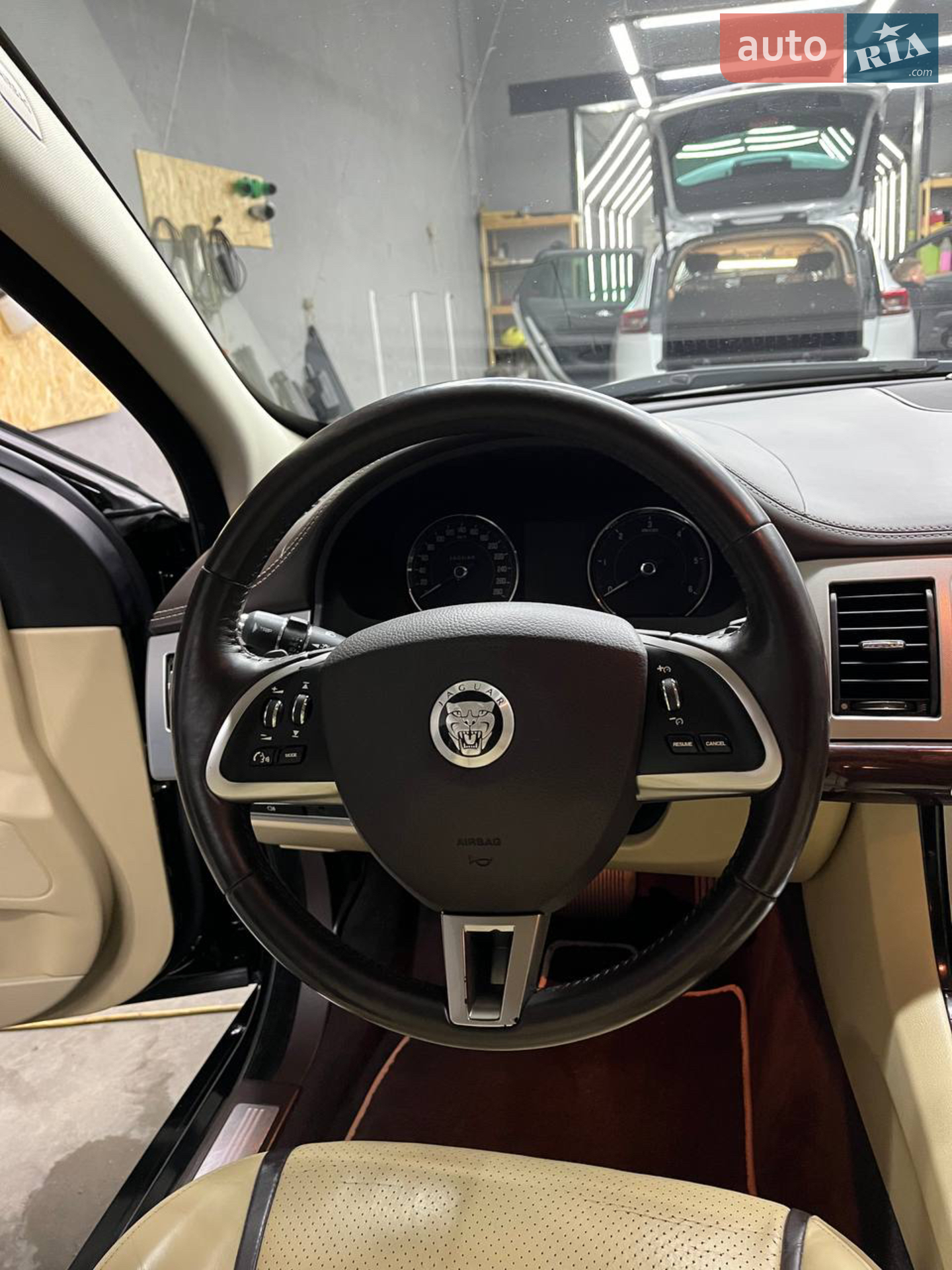 2012 Jaguar XF - мініатюра 4