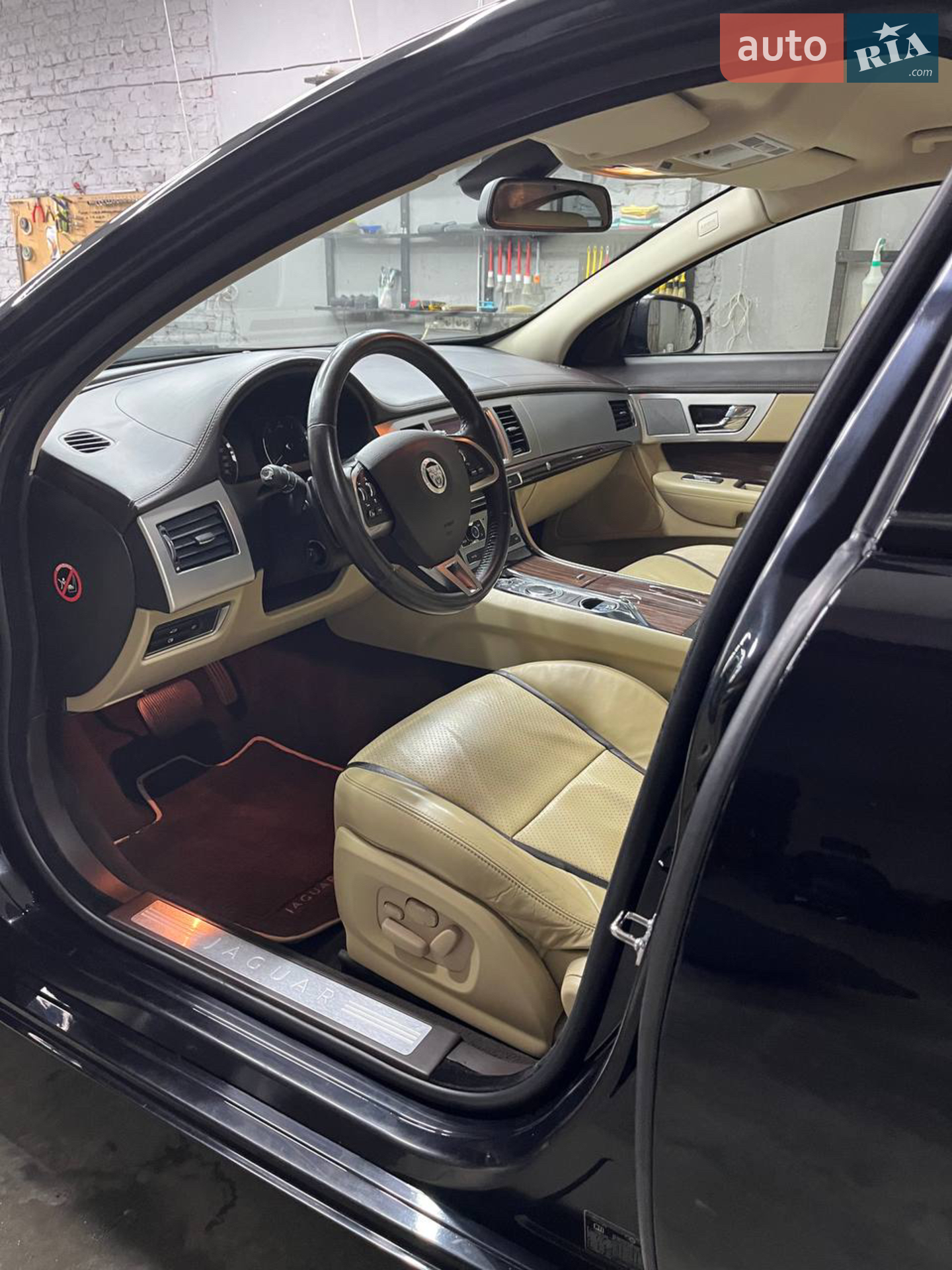 2012 Jaguar XF - мініатюра 10