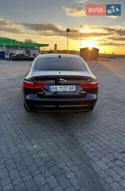 Седан Jaguar XF 2016 в Киеве