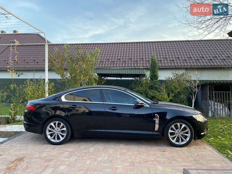 Седан Jaguar XF 2010 в Мукачевому