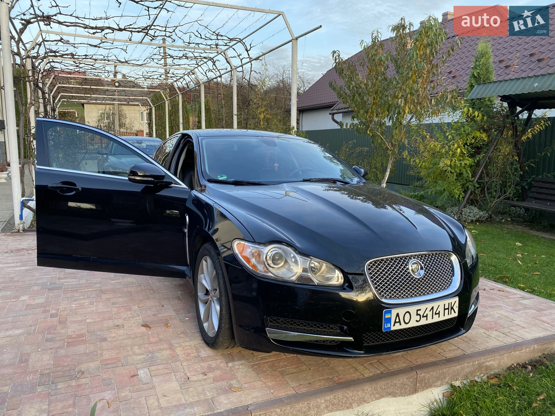 2010 Jaguar XF - мініатюра 6