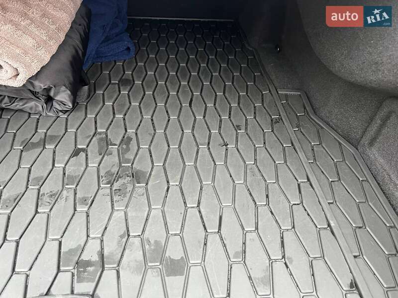 Седан Jaguar XF 2017 в Киеве фото 20 Седан Jaguar XF 2017 в Киеве