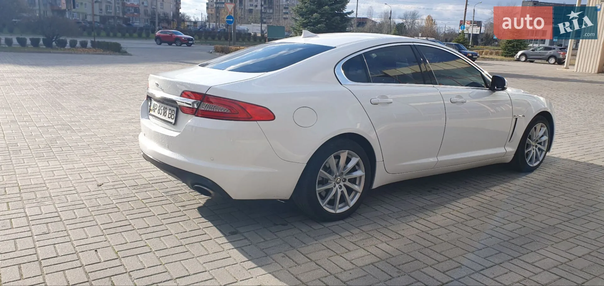2013 Jaguar XF - мініатюра 3