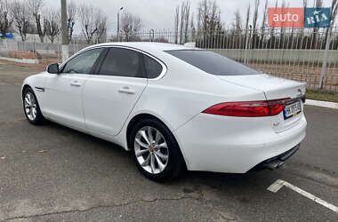Седан Jaguar XF 2016 в 