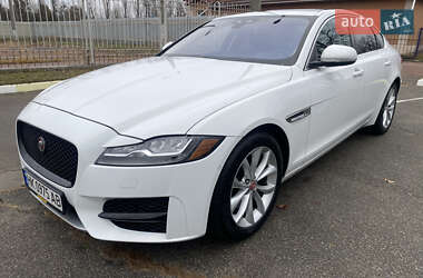 Седан Jaguar XF 2016 в 