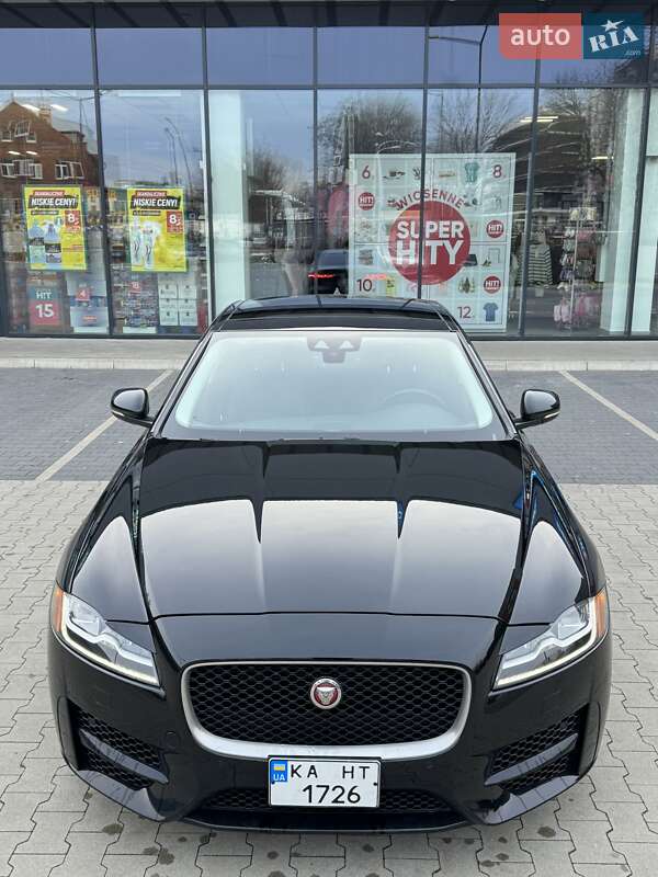Седан Jaguar XF 2017 в Киеве