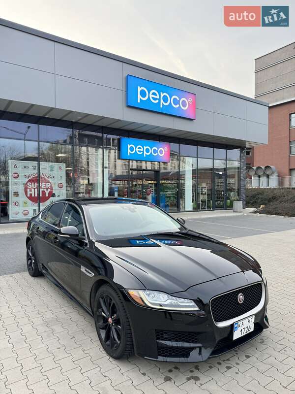 Седан Jaguar XF 2017 в Киеве