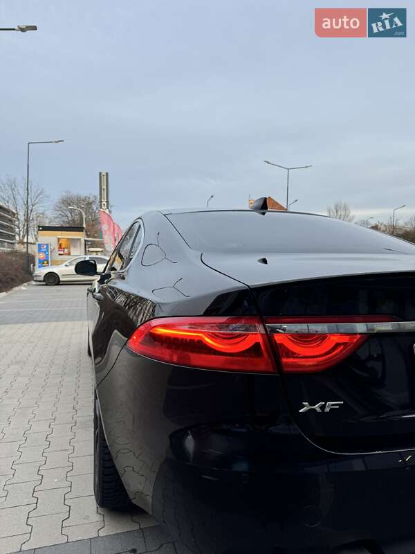 Седан Jaguar XF 2017 в Киеве