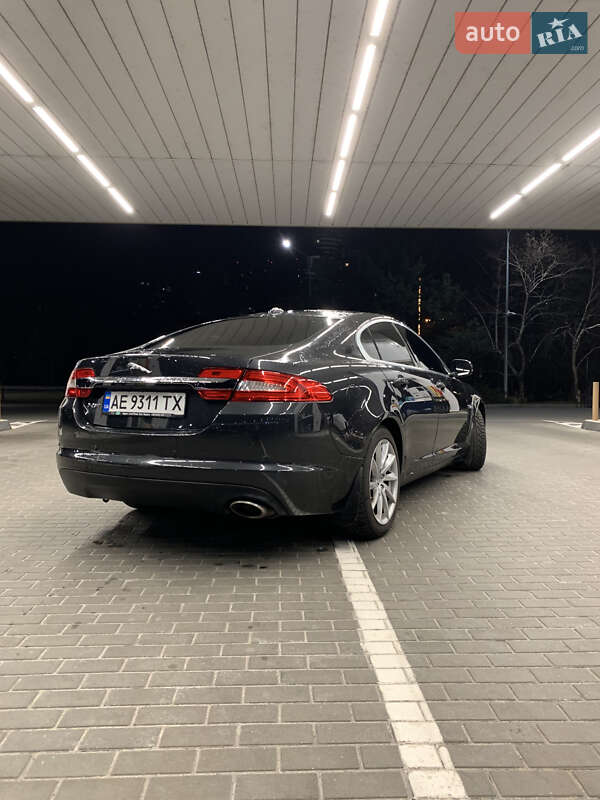 Седан Jaguar XF 2012 в Днепре