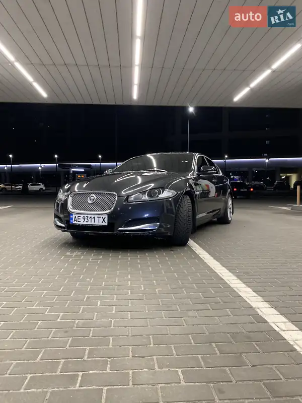 Jaguar XF