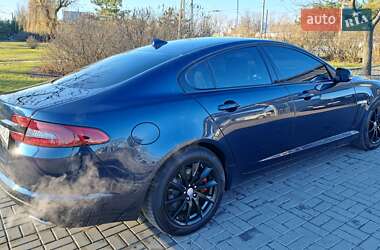 Седан Jaguar XF 2013 в Дніпрі