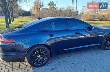 Седан Jaguar XF 2013 в Дніпрі