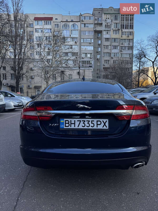 Седан Jaguar XF 2013 в Одесі