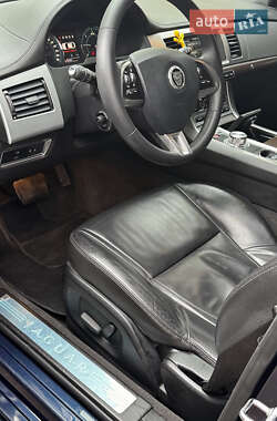Седан Jaguar XF 2013 в 