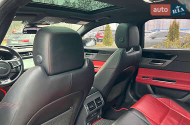 Седан Jaguar XF 2016 в 