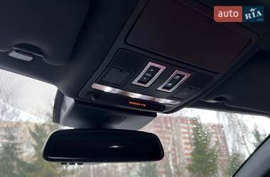Седан Jaguar XF 2016 в 