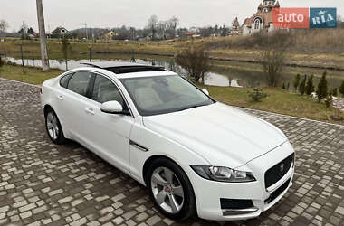 Седан Jaguar XF 2016 в Львові