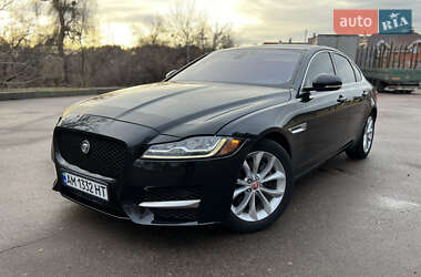 Седан Jaguar XF 2016 в Житомирі