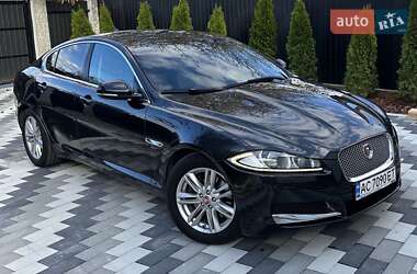Седан Jaguar XF 2015 в 