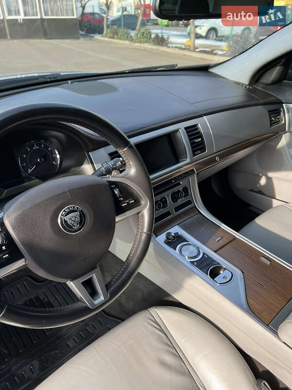 Седан Jaguar XF 2014 в Одессе