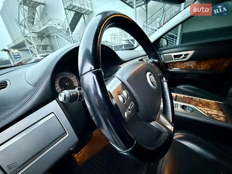 Седан Jaguar XF 2009 в Одессе
